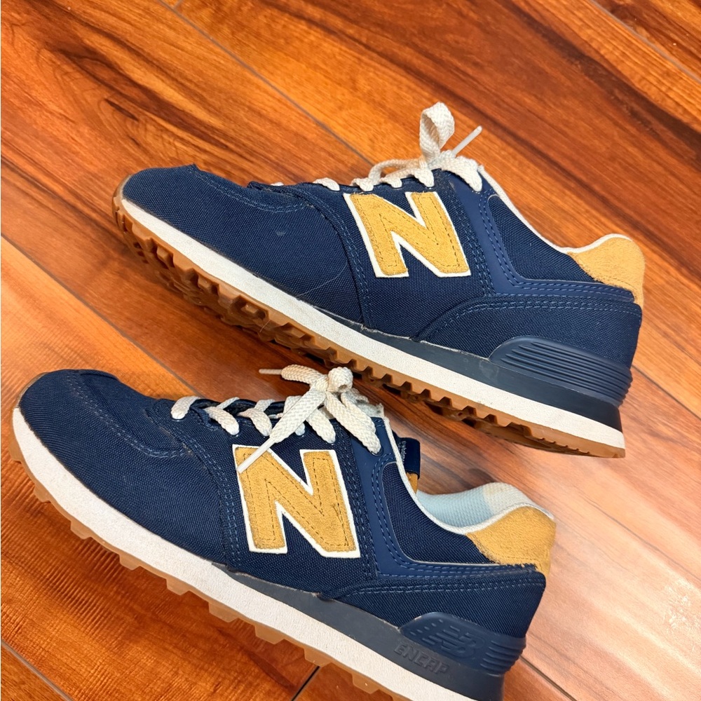 New Balance Navy and Beige Sneakers